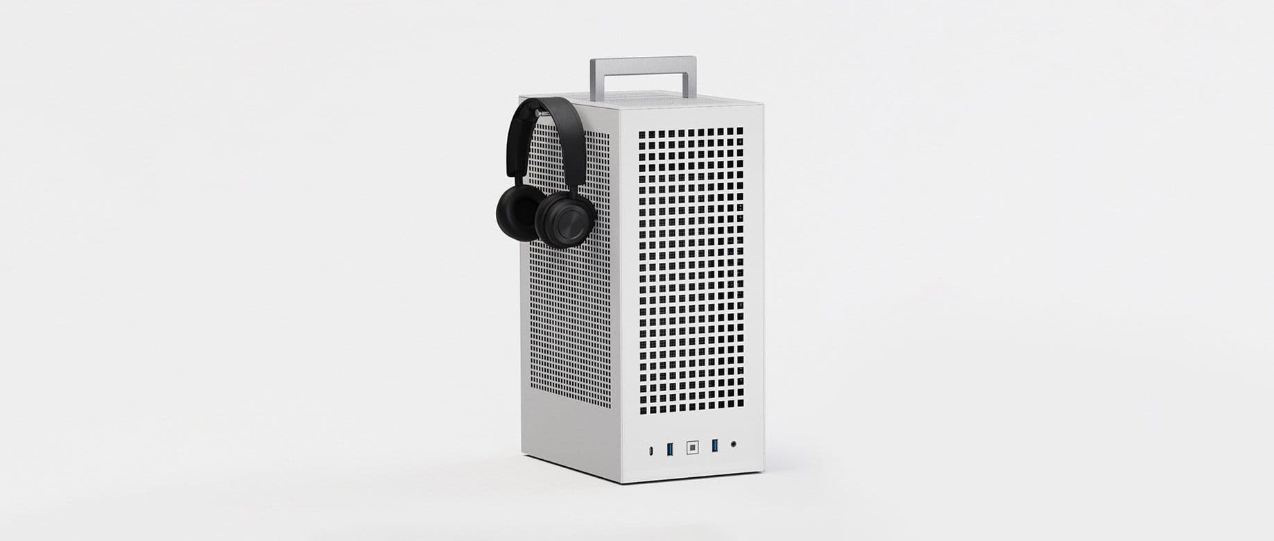 Revolt 3 - Premium ITX Small Form Factor Case - White No Power | HYTE